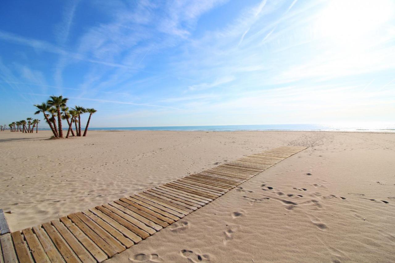 Global Properties, Con Terraza Y Vistas A La Playa Apartment *